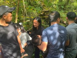 Respon Cepat, Kapolsek Sumarorong Polres Mamasa Datangi Korban Pelajar Tenggelam di Sungai Lolean Sumarorong