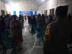 Bhabinkamtibmas Polsek Mambi Polres Mamasa Laksanakan Pengamanan Perayaan Natal Oikumene di Kecamatan Bambang