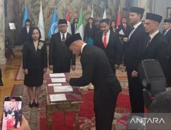 TIGA ATLET SEPAK BOLA INTERNASIONAL RESMI MENJADI WNI