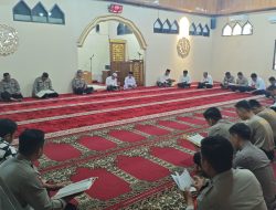 Kapolres Majene Gelar Tadarusan Bersama Personel dan Jamaah Masjid Nurul Ikhlas