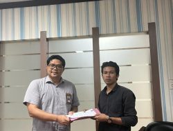 KEJAM SULSEL serahkan Bukti Dokumen Peranan Taufan Dan Prayitno Dalam Proyek Pengadaan Internet Dinas Kom Info Maros.